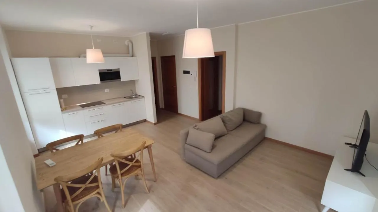 Ca' De L'Achille Apartment Torri Del Benaco Italy
