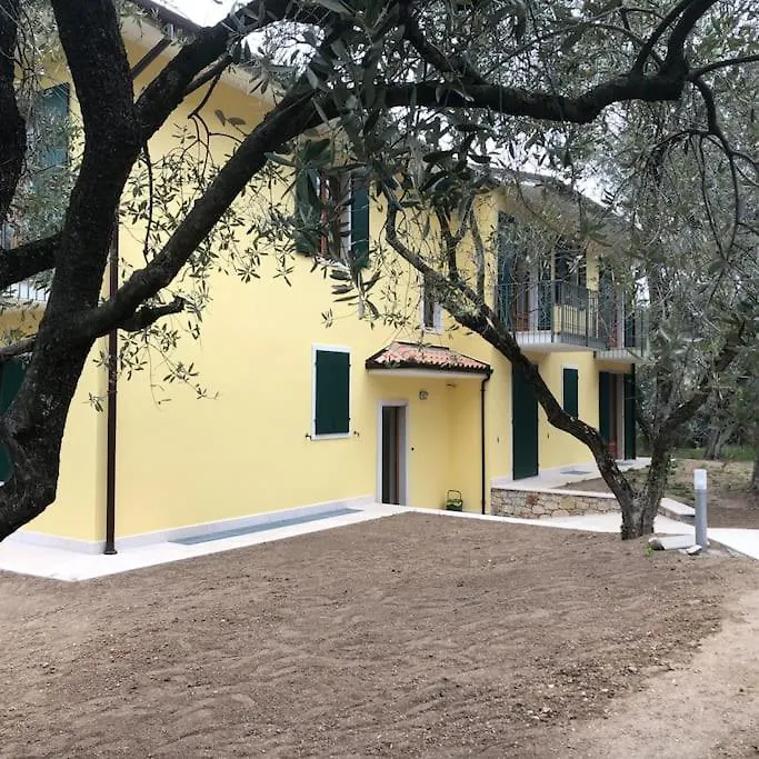 Ca' De L'Achille Apartment Torri Del Benaco Italy